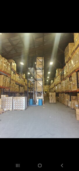 More Photos Of 126 E Dickerson St, Dover Warehouse For Lease