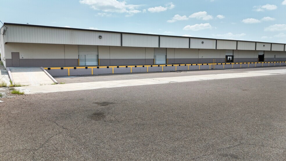 More Photos Of 8407 San Lorenzo Dr, Laredo Industrial For Lease