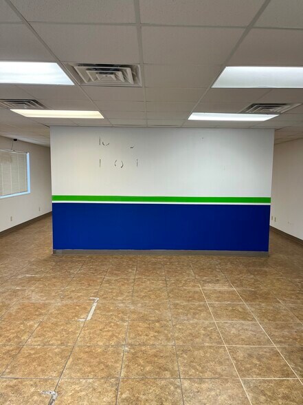More Photos Of 418 W Chambers St, Cleburne Office For Lease