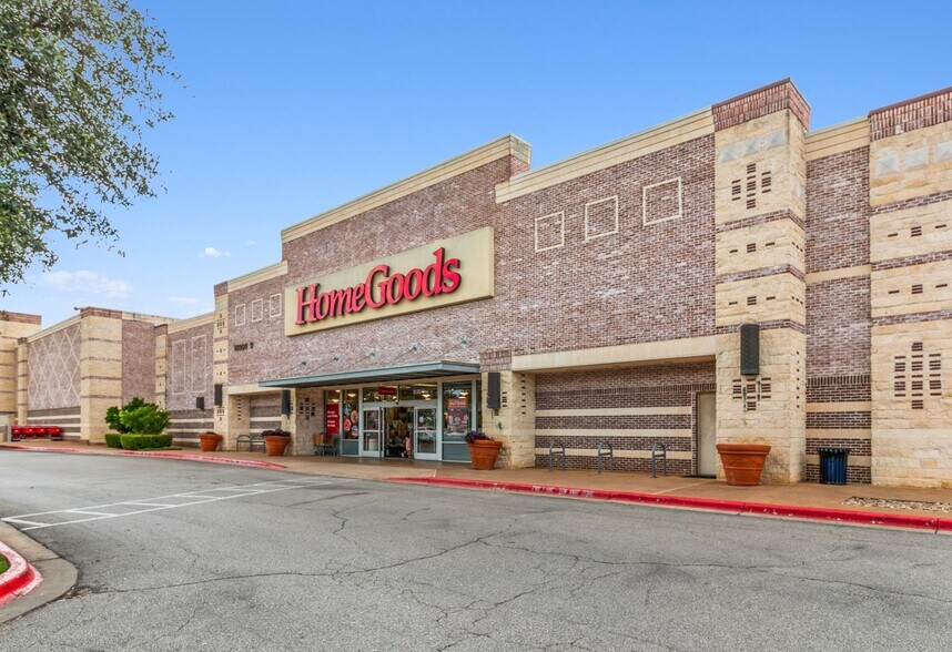 More Photos Of 10900 Lakeline Mall Blvd, Austin Storefront For Lease