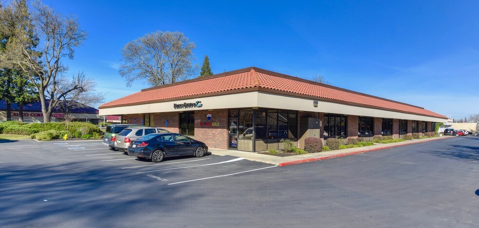 More Photos Of 5200-5252 Sunrise Blvd, Fair Oaks Unknown For Lease
