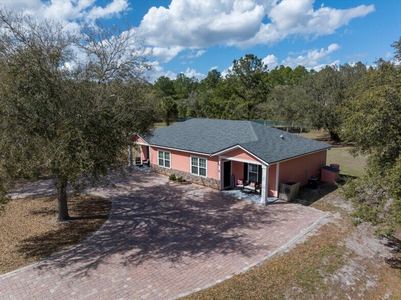 More Photos Of 100 Pilothouse Ct, Palatka Multifamily For Sale