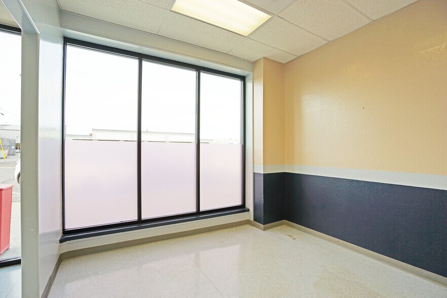 More Photos Of 504-510 W Chestnut Ave, Yakima Office For Lease