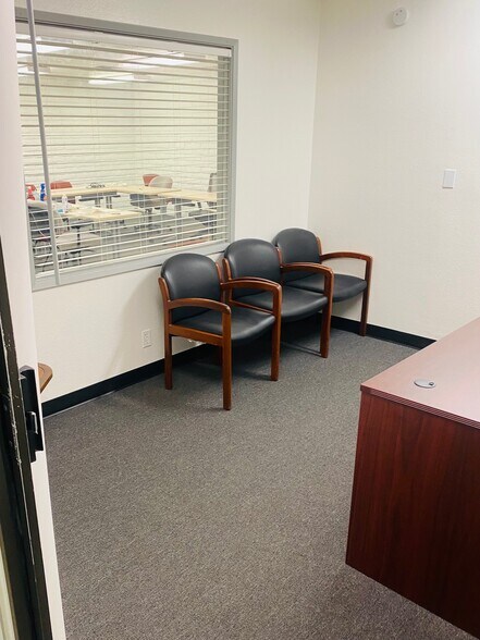 More Photos Of 4433 N 19th Ave, Phoenix Office For Lease