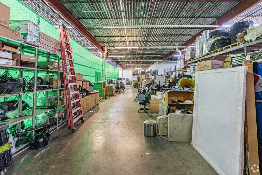 More Photos Of 4400 Renaissance Pky, Warrensville Heights Showroom For Lease