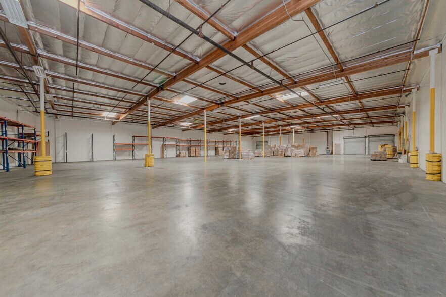 More Photos Of 530-540 E Alondra Blvd, Gardena Manufacturing For Lease