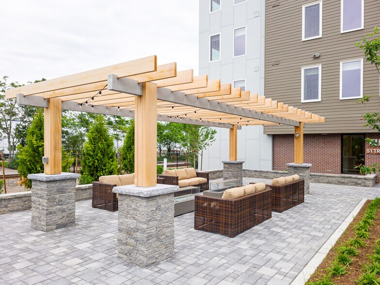 More Photos Of 39 Trotter Rd, Weymouth Apartments For Lease