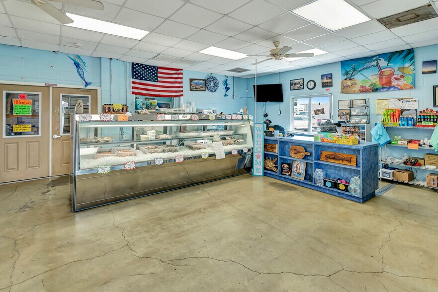 More Photos Of 2241 State Highway 35 N, Port Lavaca Storefront For Sale