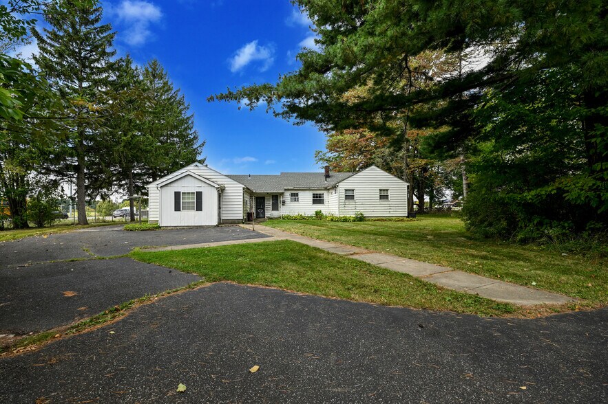 More Photos Of 6942 State Route 44, Ravenna Medical For Sale