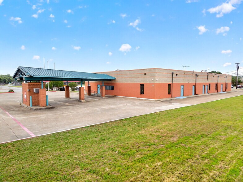 More Photos Of 2920 Motley Dr, Mesquite Medical For Lease