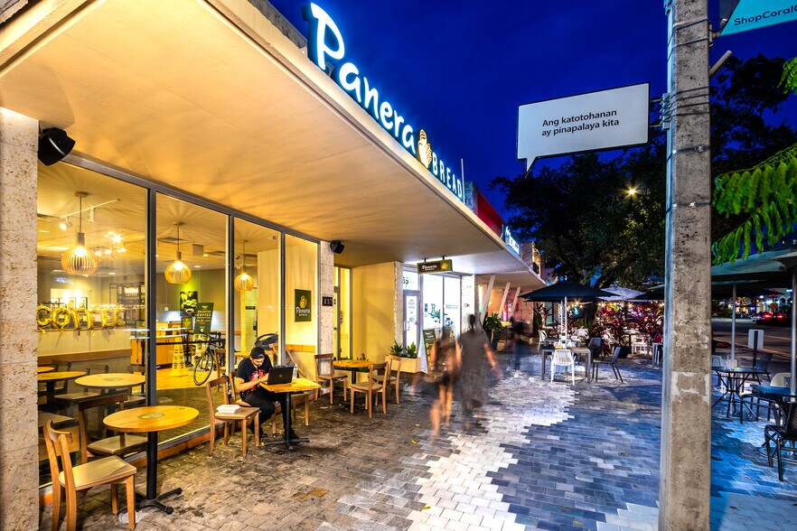 More Photos Of 135-137 Miracle Mile, Coral Gables Freestanding For Lease