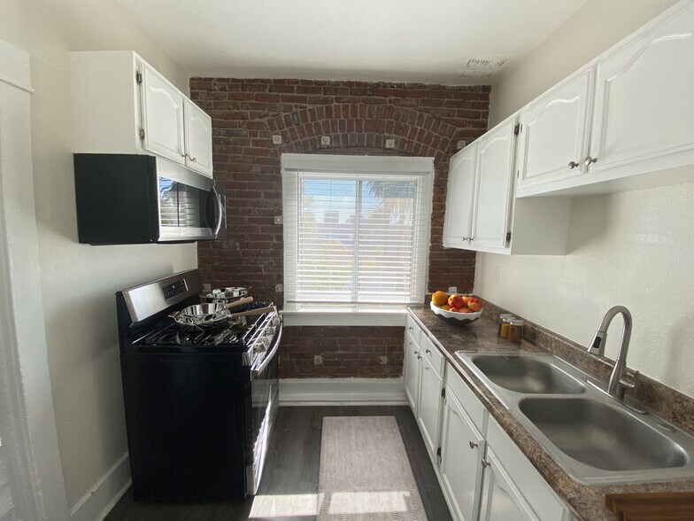 More Photos Of 1984 Park Grove Ave, Los Angeles Apartments For Sale