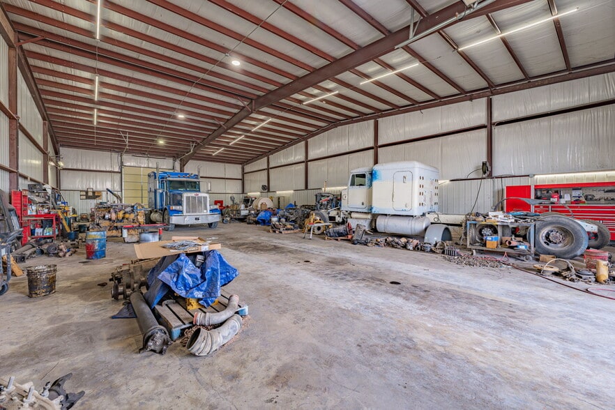 More Photos Of 4610 E Highway 199, Springtown General Retail For Sale