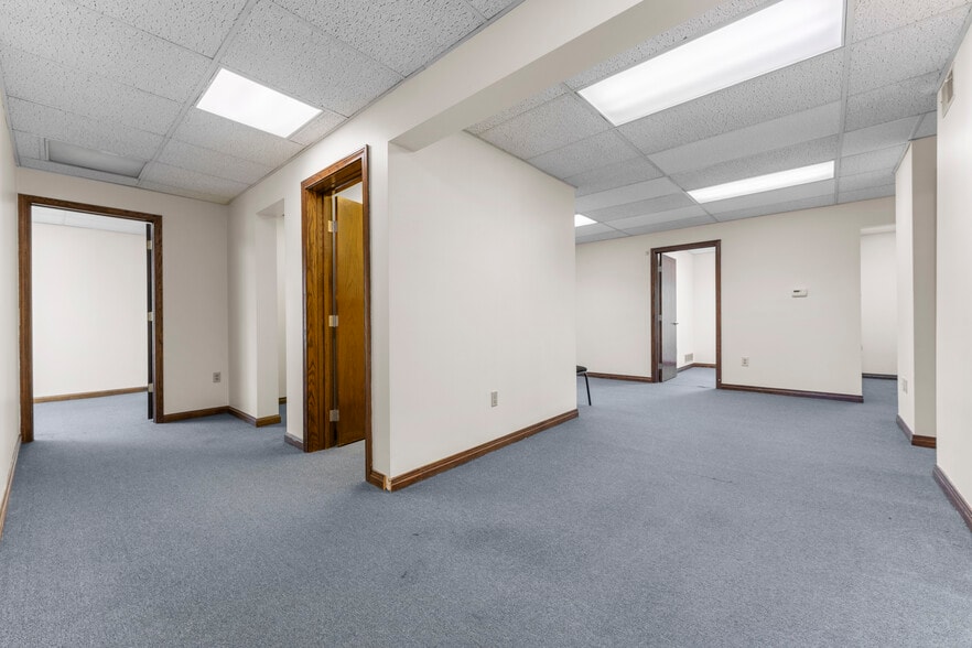 More Photos Of 600 Commerce Dr, Coraopolis Office Residential For Sale