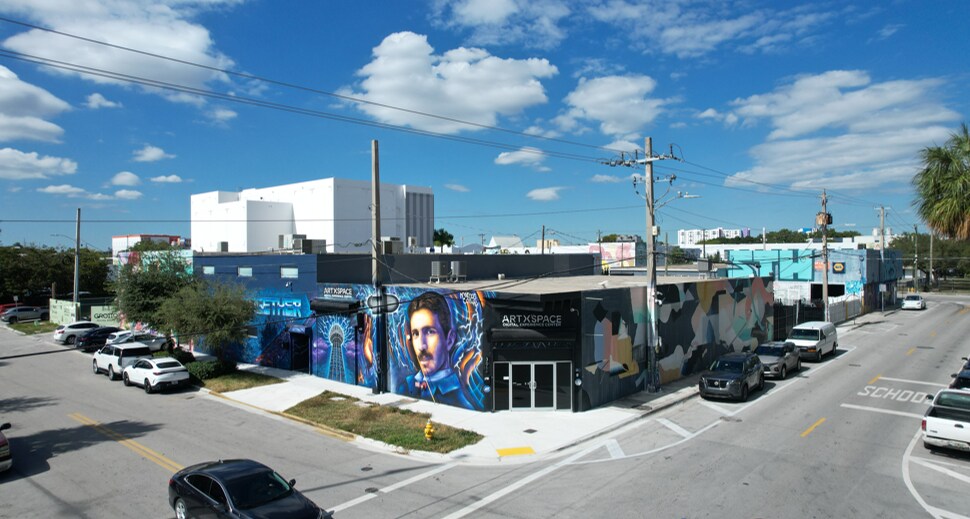 More Photos Of 301-311 NW 28th St, Miami Showroom For Lease