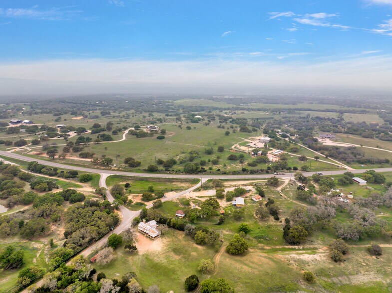 More Photos Of 123 Rocky Rd, Hye Storefront Retail Residential For Sale