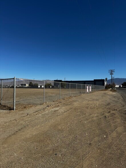 More Photos Of 850 S Cawston Ave, Hemet Land For Lease