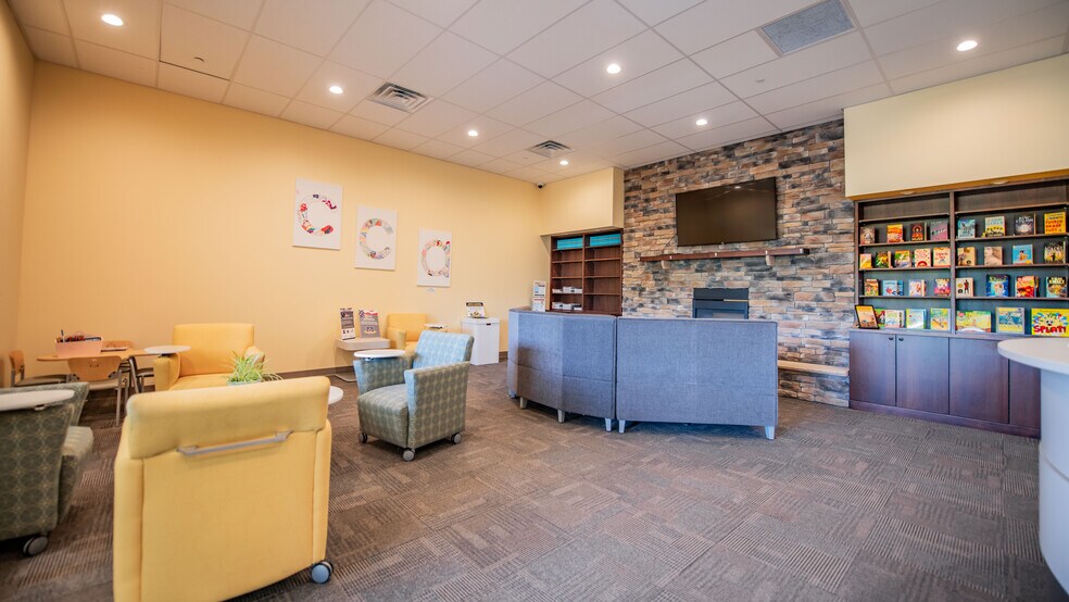 More Photos Of 1020 Commerce Park Dr, Williamsport Flex For Lease