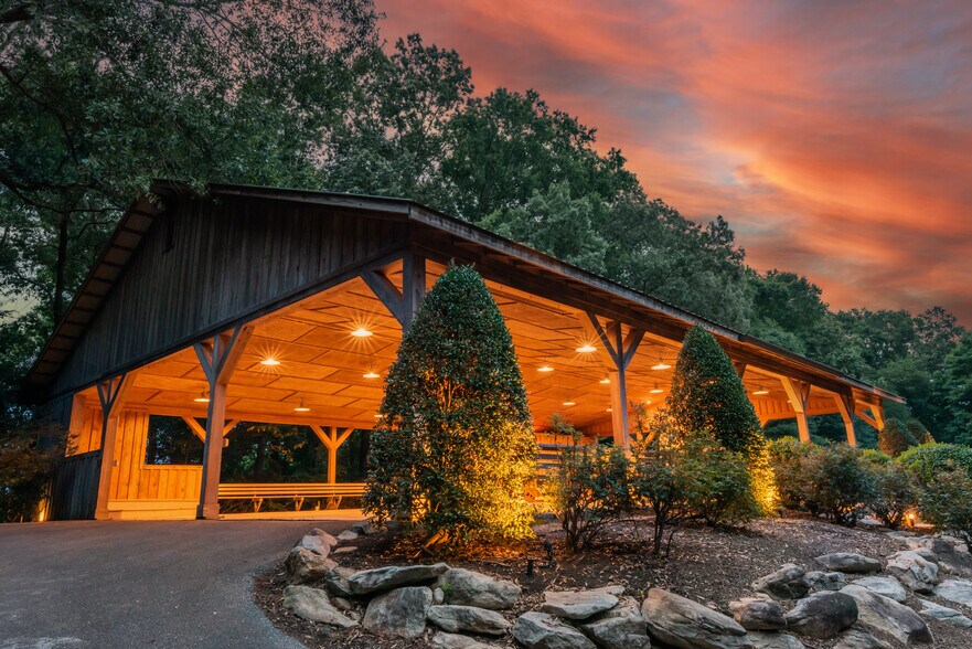 More Photos Of 565 Owens Gin Rd NE, Calhoun Lodge Meeting Hall For Sale