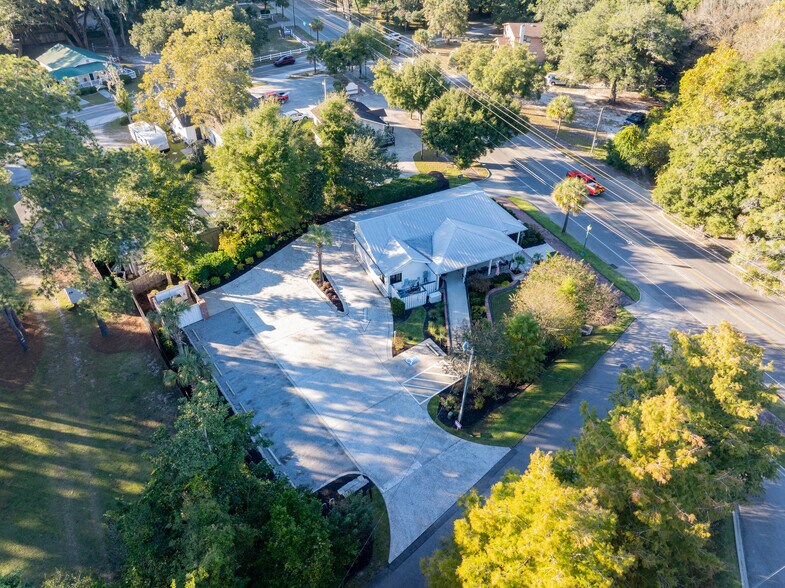 More Photos Of 8026 E Main St, Ridgeland General Retail For Sale