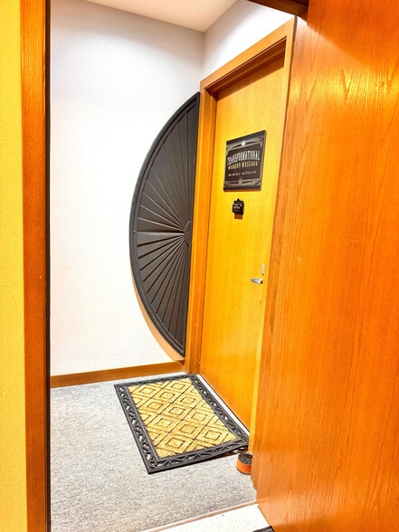 More Photos Of 1800 Cooper Point Rd SW, Olympia Office For Sale