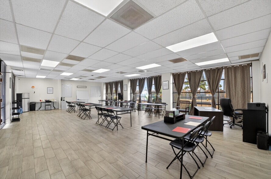 More Photos Of 2920 N 24th Ave, Phoenix Office For Sale
