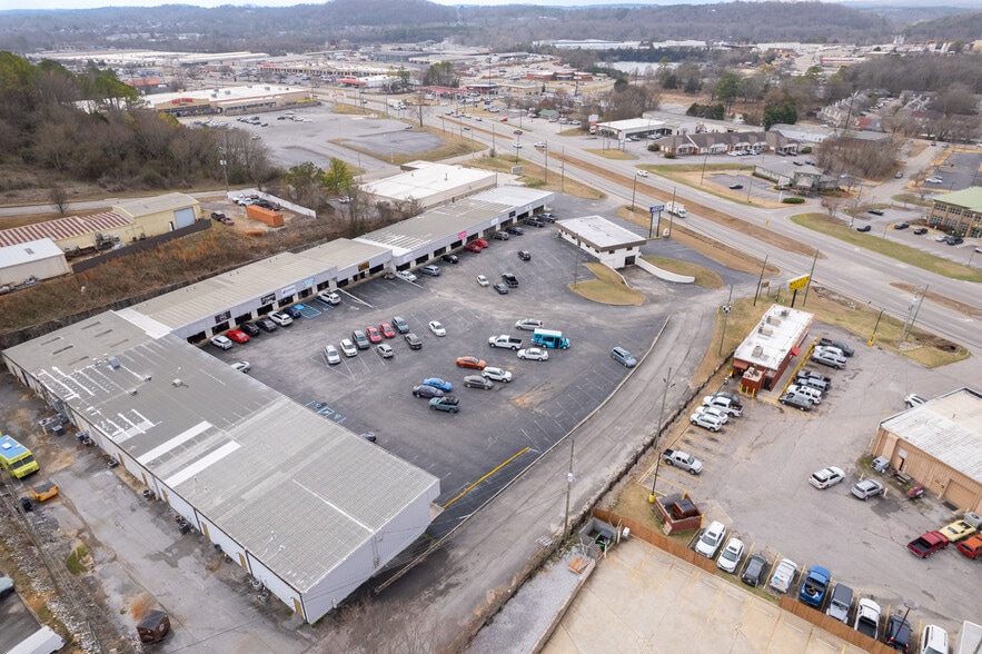 More Photos Of 2969 Pelham Pky, Pelham General Retail For Lease