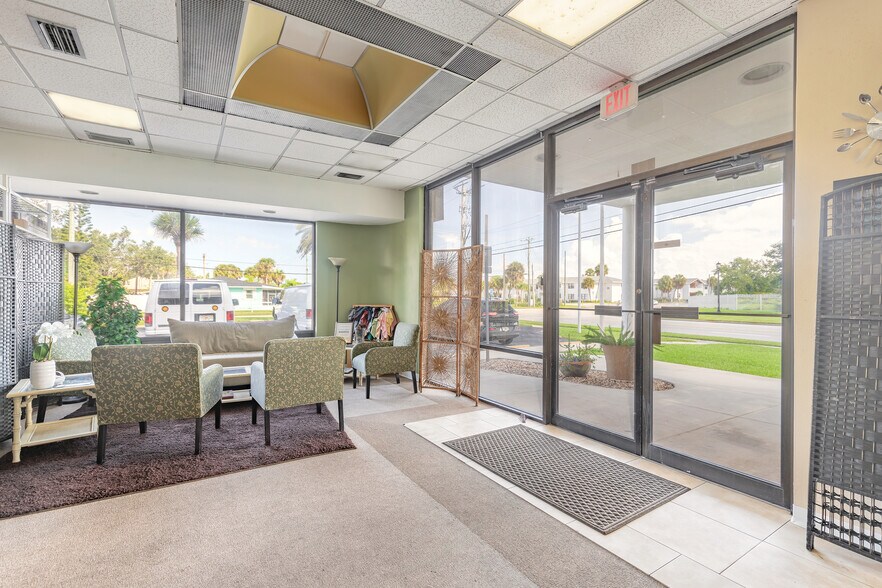 More Photos Of 258 Riverside Dr, Daytona Beach Storefront Retail Office For Sale