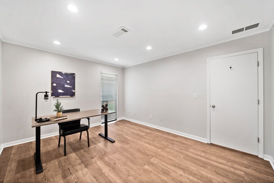 More Photos Of 600 Bld C Houze Way, Roswell Medical For Lease