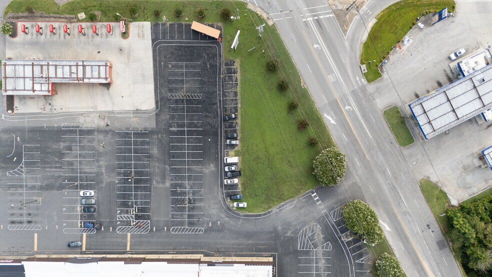 More Photos Of 2091 J A Cochran Byp, Chester Supermarket For Lease