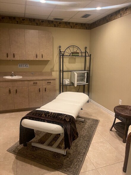 More Photos Of 3036 Tamiami Trl, Port Charlotte Unknown For Lease