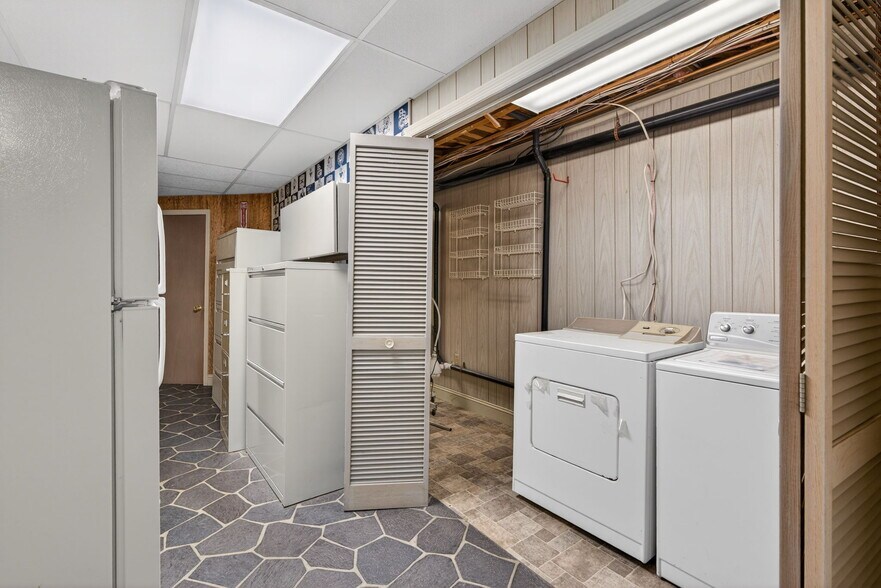 More Photos Of 6534 Sullivan Trl, Wind Gap Office For Sale