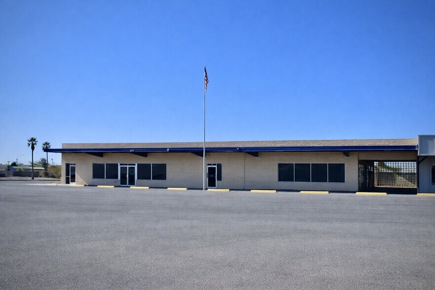 More Photos Of 13640 S Sunland Gin Rd, Arizona City Freestanding For Sale