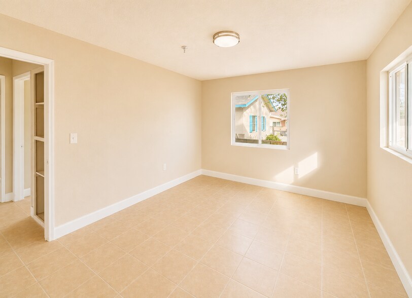 More Photos Of 16012-16020 Juniper St, Hesperia Assisted Living For Lease