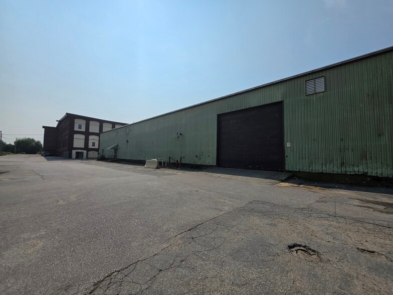 More Photos Of 160-168 Stevens St, Fall River Warehouse For Lease