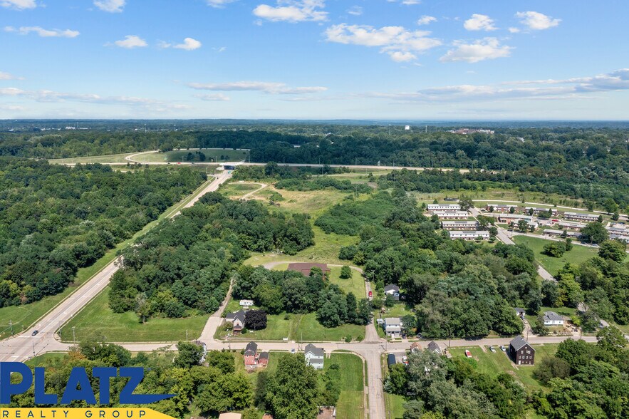 More Photos Of 126 Davis Ln, Youngstown Apartments For Sale