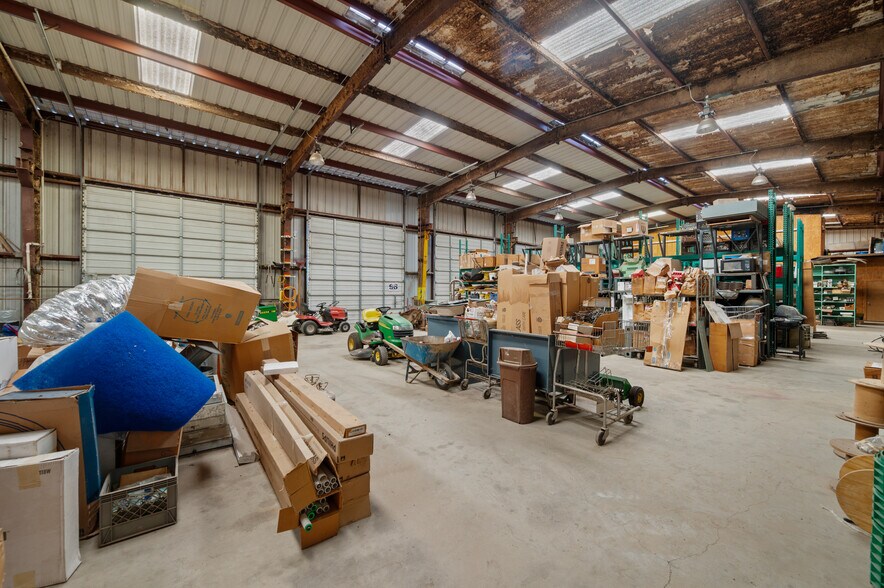 More Photos Of 7 Hills Rd, Newark Warehouse For Sale