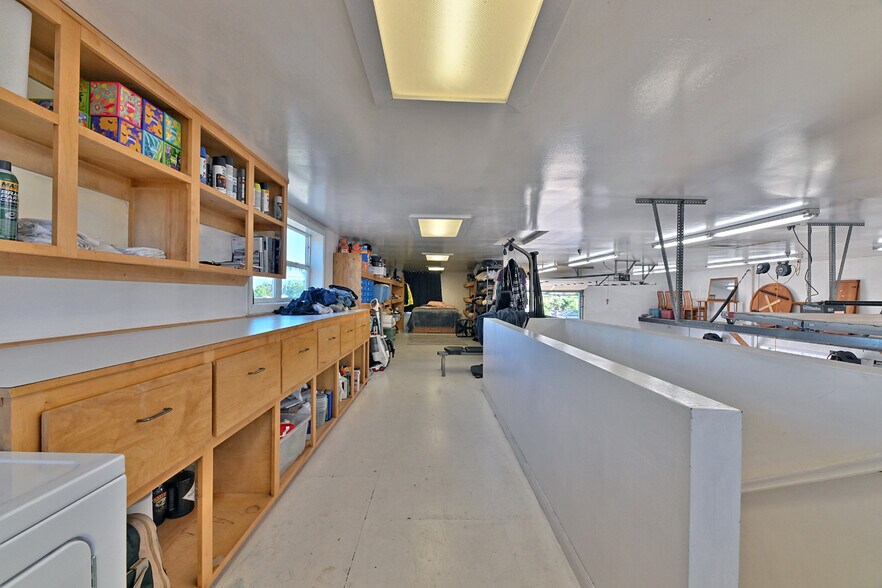 More Photos Of 21 Ball Rd, Eagle Point Warehouse For Sale