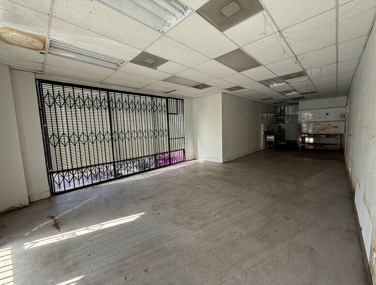 More Photos Of 1601-1607 N La Brea Ave, Los Angeles General Retail For Lease