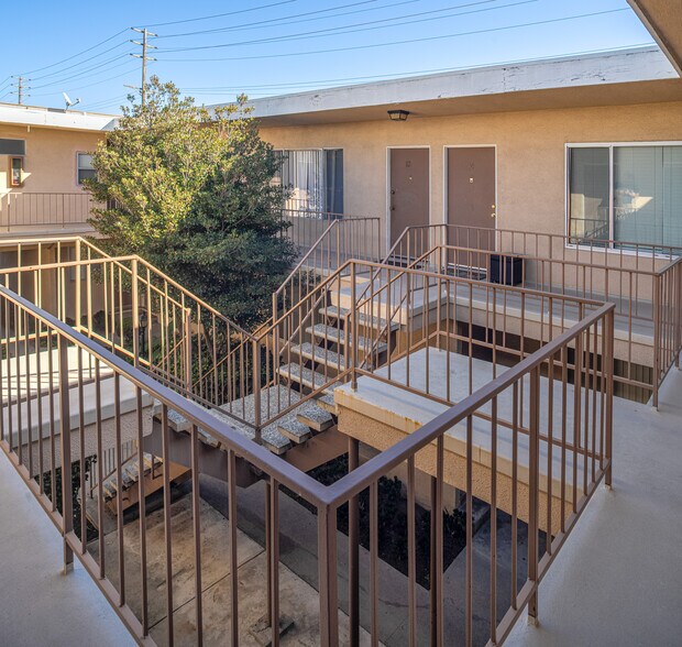 More Photos Of 1755 Granville Ave, Los Angeles Apartments For Sale