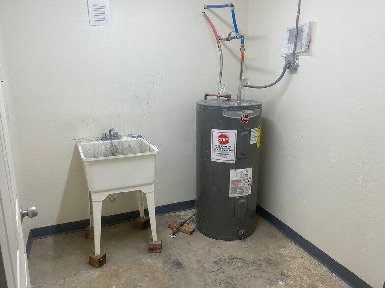 More Photos Of 2111 S College Ave, Fort Collins Office For Lease