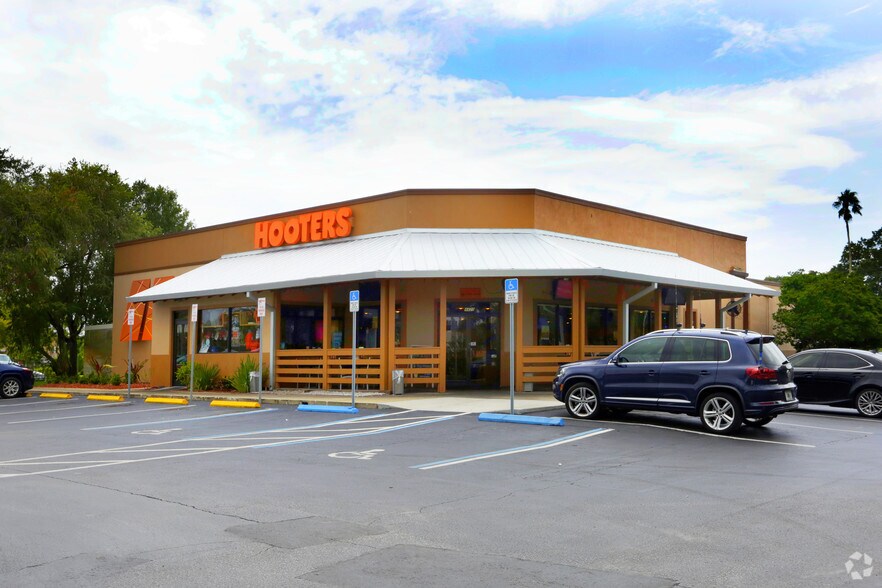 More Photos Of 4420 W Gandy Blvd, Tampa Restaurant For Lease