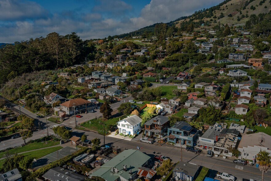More Photos Of 3488 Shoreline hwy, Stinson Beach Storefront Retail Residential For Sale