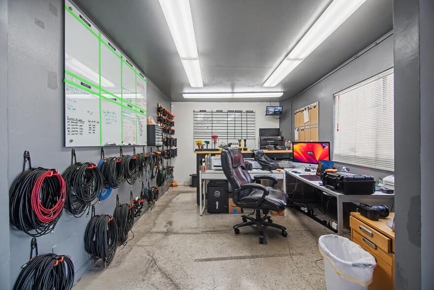 More Photos Of 13428 Beach Ave, Marina Del Rey Warehouse For Lease