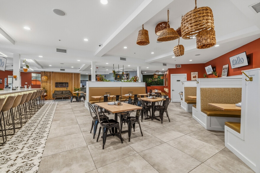 More Photos Of 402 Center St, Lewiston Restaurant For Lease
