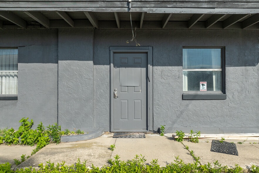 More Photos Of 200 9th St, Green Bay Warehouse For Lease