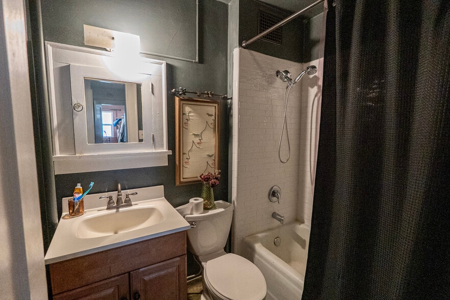 More Photos Of , Tacoma Multifamily For Sale