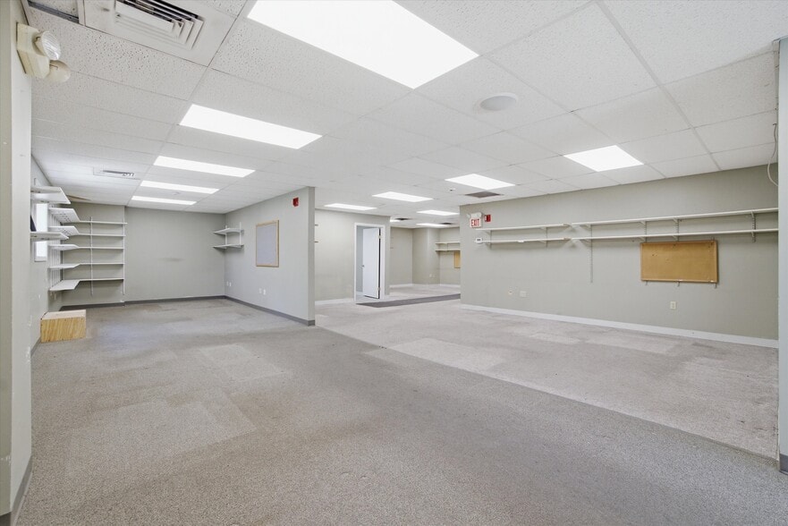 More Photos Of 95 Runnells Bridge Rd, Hollis Manufacturing For Sale