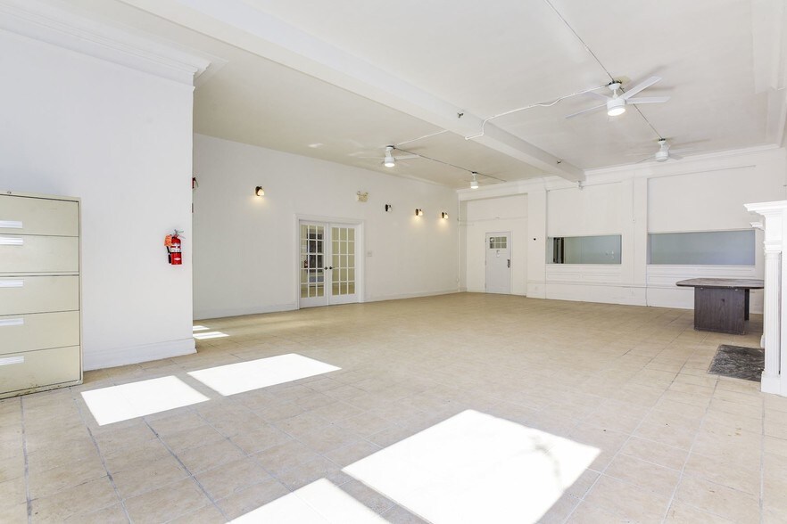 More Photos Of 140 E Hanover St, Trenton Schools For Sale