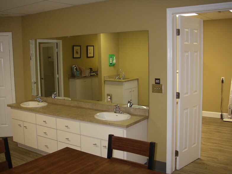 More Photos Of 101-113 NE 19th Dr, Okeechobee Medical For Lease